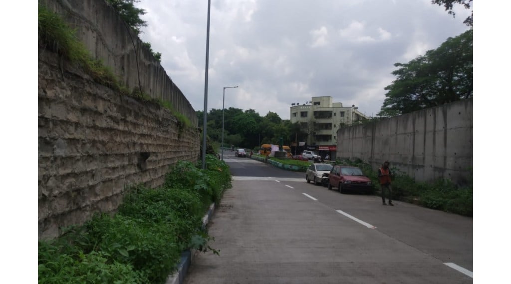 The alternative route of Sinhagad road is obstructed by the police