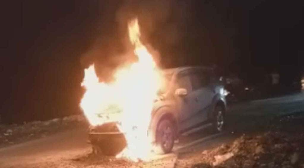 running car caught fire in dombivli zws 70