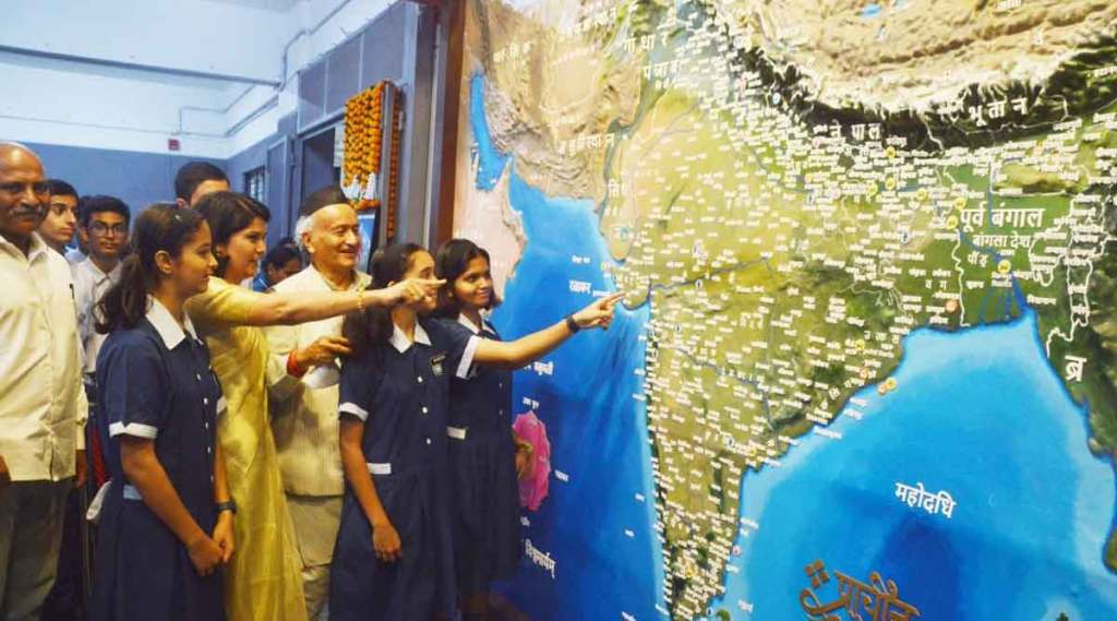 bhagat singh koshyari unveiled akhand bharat 3d map