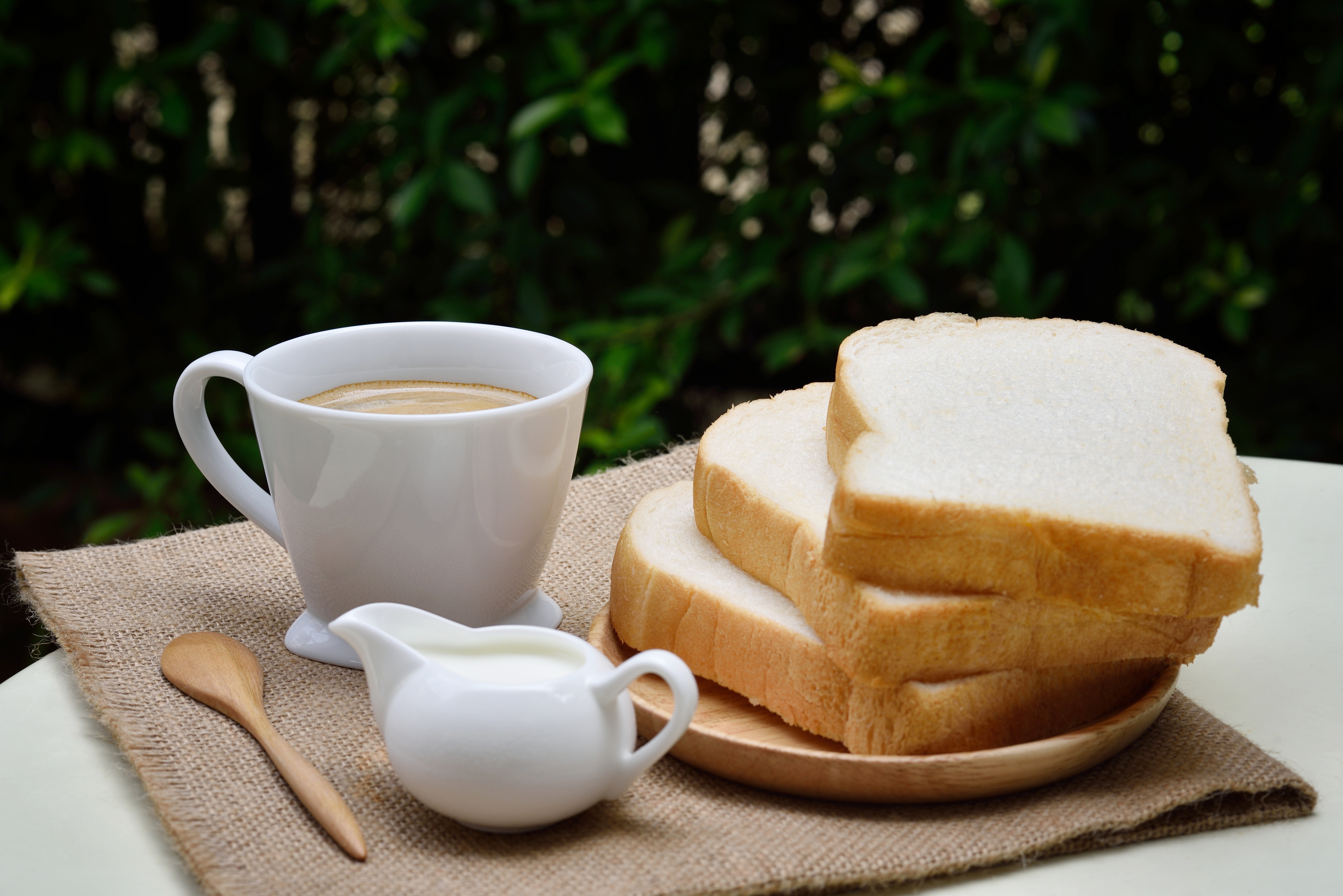 side effects of eating bread with tea