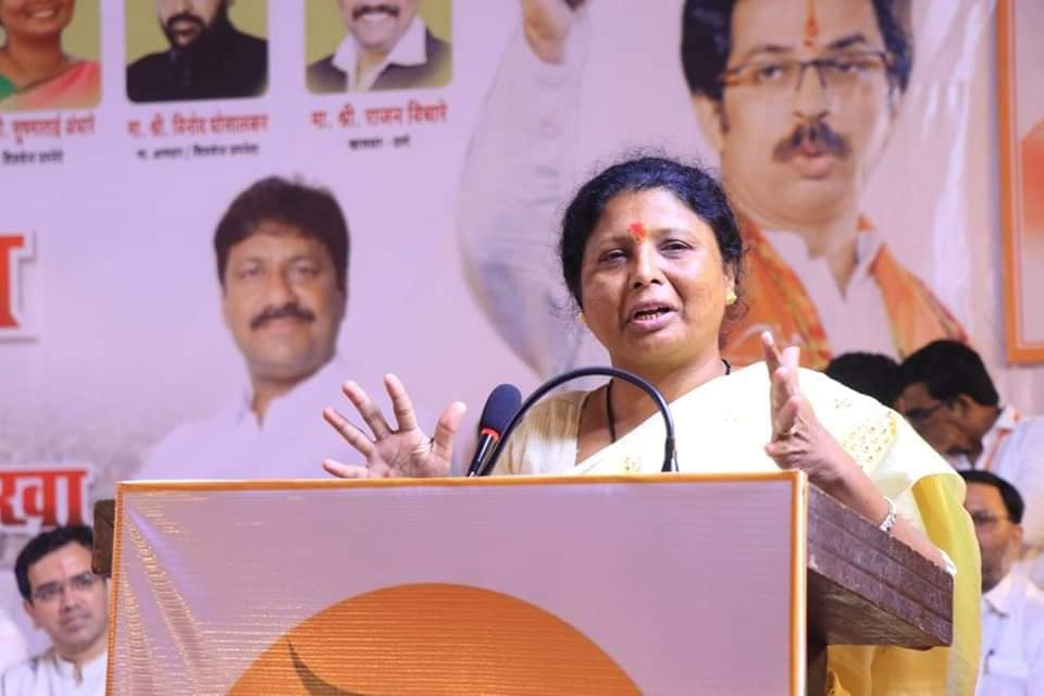 shivsena leader sushma andhare shared childhood incidence