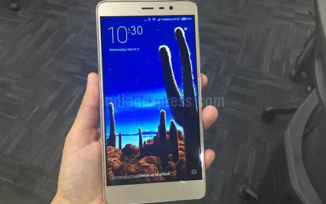 Redmi Note 3 हा स्मार्टफोन ४,९९९ रुपयांमध्ये उपलब्ध आहे.