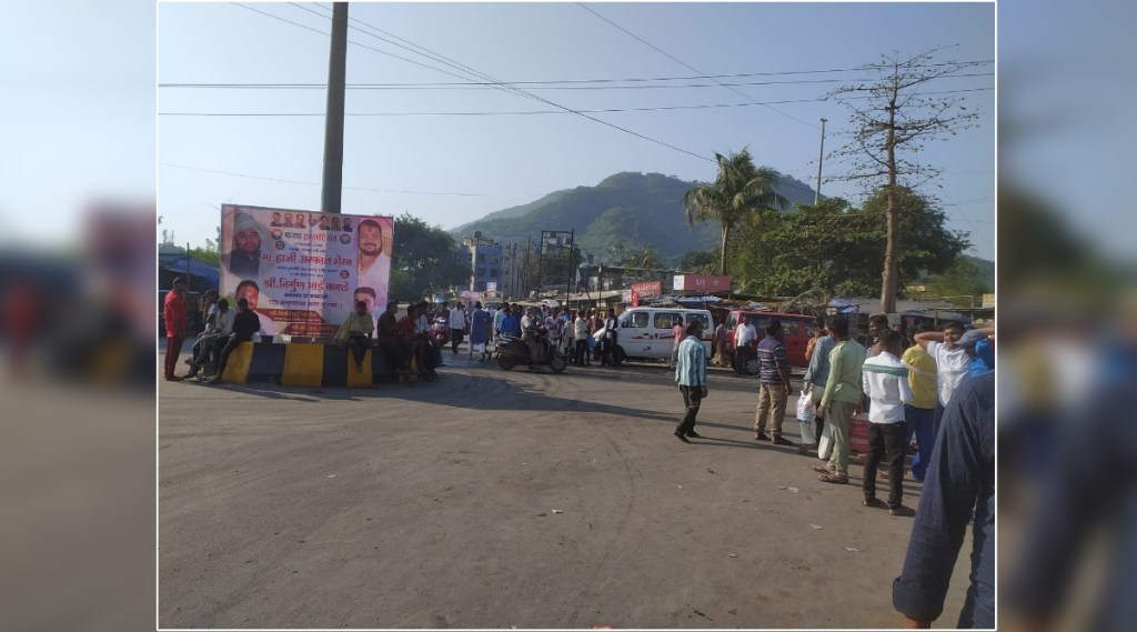 Unruly vehicle parking on Uran Charphata