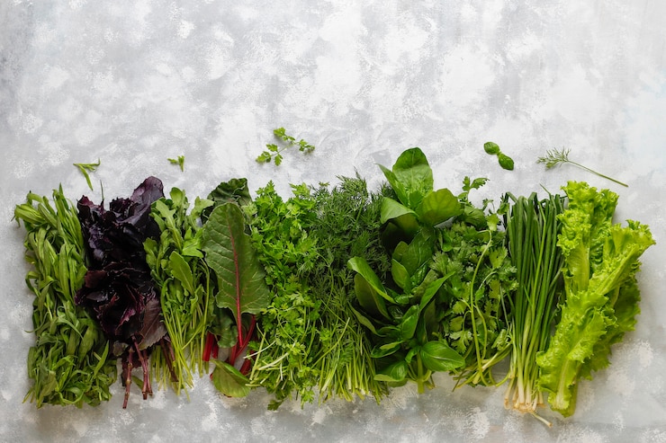 Winter food include these leafy vegetables in diet to stay healthy and fit during this cold season