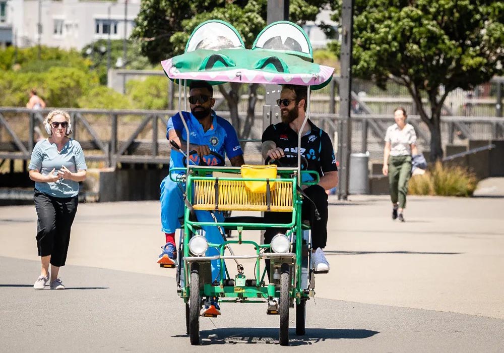 IND vs NZ: Kane Williamson - Hardik Pandya enjoy a rickshaw safari before the series, begins 