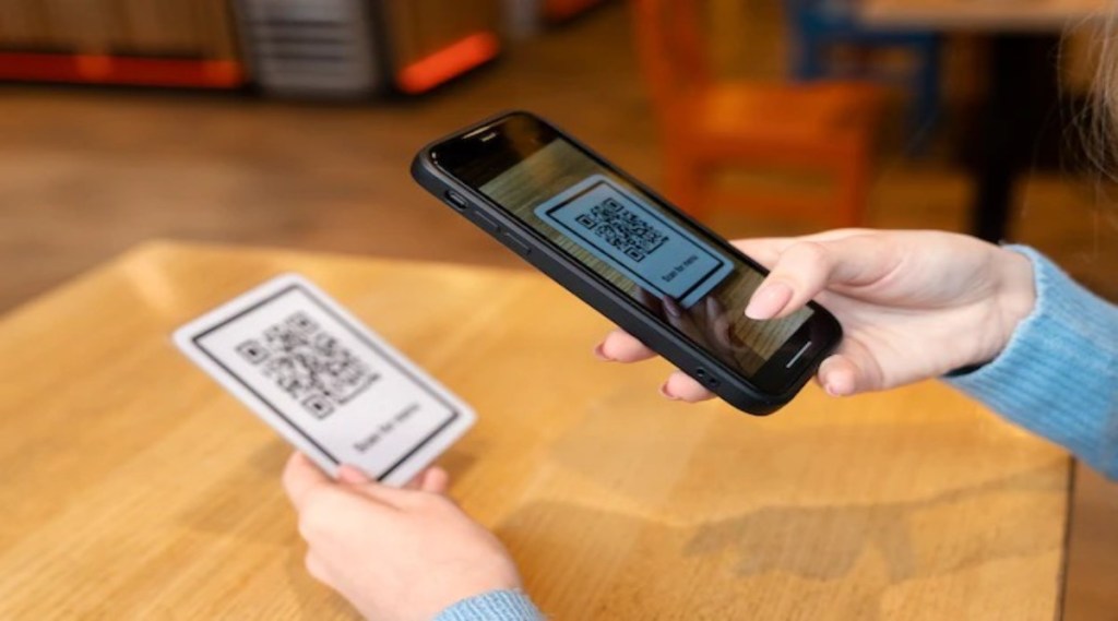 How to scan a qr code without an app use this simple method