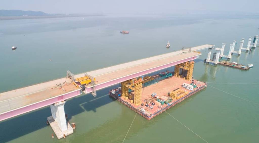 An major milestone in the Mumbai Trans Harbour Link project; placed 2400 ton deck Successfully