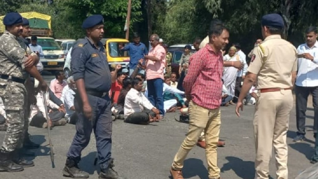 ankush organization block the kolhapur Sangli highway Beating sugarcane protestors kolhapur