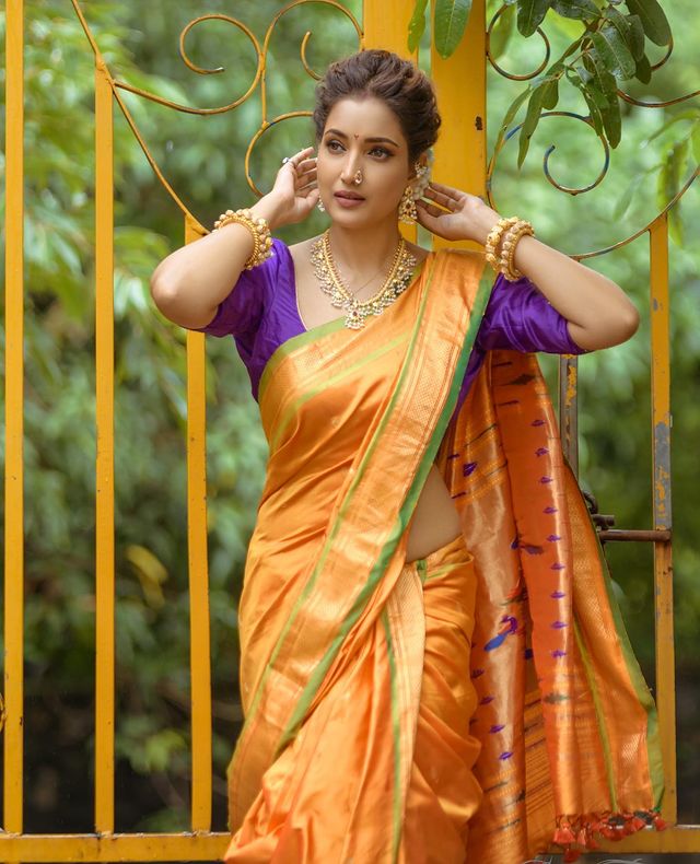 Jhalak Dikhla Jaa 10: Nora Fatehi Looks Drop-Dead Gorgeous In Marathi  Nauvari Saree, Actress' Ethnic Look Breaks The Internet-See PICS