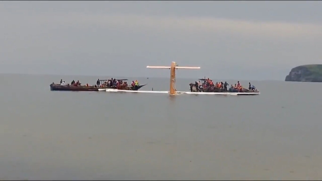  plane crashed into lake tanzania