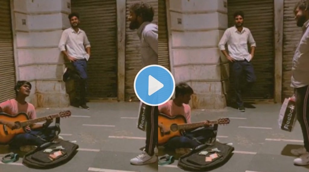 Viral video of man singing Man Bhareya song on street wins internet