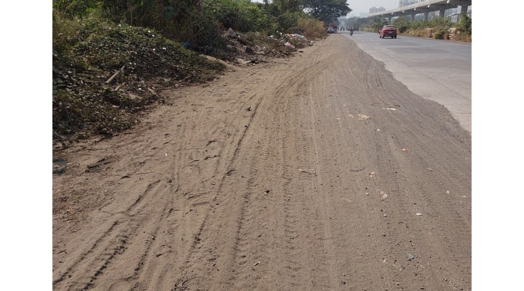 dust on thane road