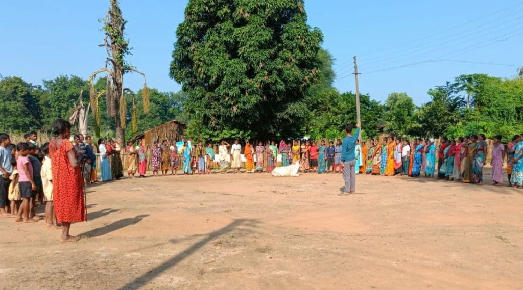 “मी कुर्मा घरात राहणार नाही”, भामरागडमध्ये १४ गावातील ४०० आदिवासी महिलांचा कुप्रथा न पाळण्याचा निर्धार