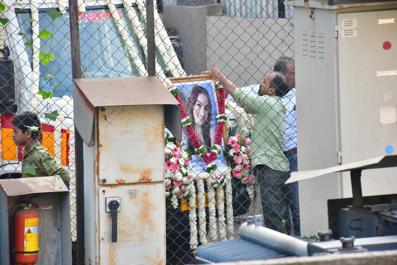 tunisha sharma funeral