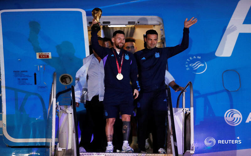 World champion Argentina team paraded in an open bus, the players were airlifted by overzealous fans 