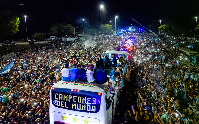 World champion Argentina team paraded in an open bus, the players were airlifted by overzealous fans 