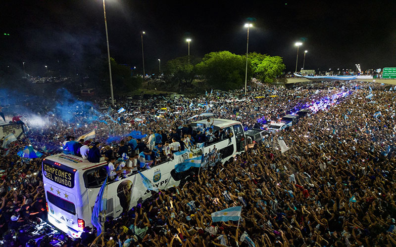 World champion Argentina team paraded in an open bus, the players were airlifted by overzealous fans 