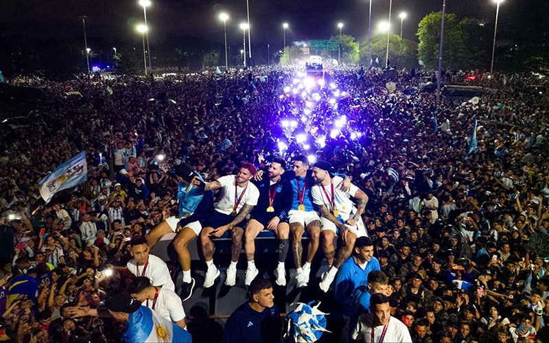 World champion Argentina team paraded in an open bus, the players were airlifted by overzealous fans 