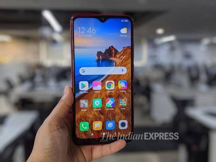 Redmi 8: या स्मार्टफोनमध्ये स्नॅपड्रॅगन ४३९ चिपसेट देण्यात आला आहे. तसेच ४GB रॅम आणि ६४GB स्टोरेज उपलब्ध आहे. तर ५००० mAh ची बॅटरी आणि ६.२२ इंचाची एचडी स्क्रीन देण्यात आली आहे. रेडमी 8 हा स्मार्टफोन ९,४९९ रुपयांत उपलब्ध आहे.