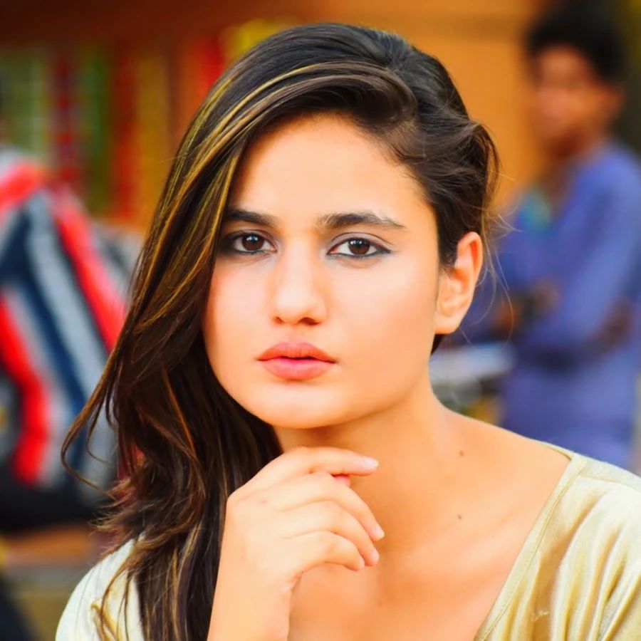 Who is Youtuber Namra Qadir 