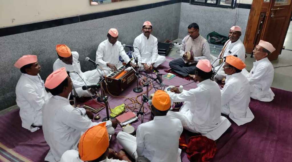 bhajan kirtan at krishi bhavan after the burial of the monkey