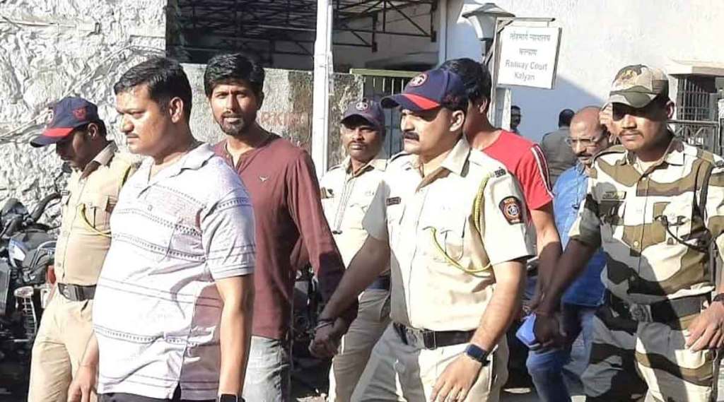 woman passenger her two brothers arrested by dombivli railway police for pushing female ticket checker