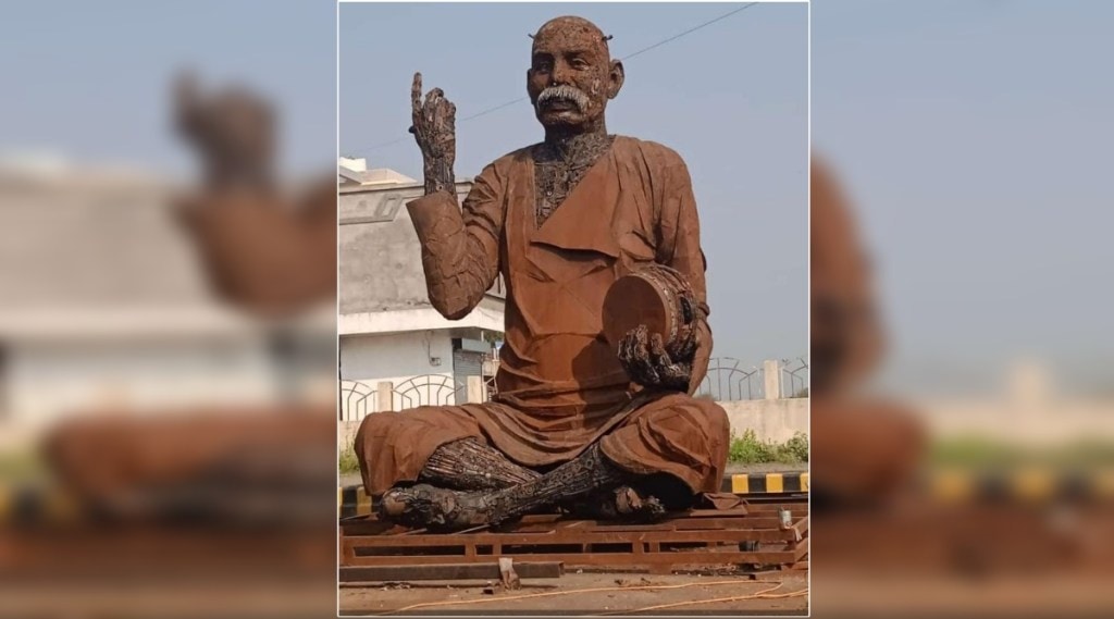 statue of Rashtrasant Tukdoji Maharaj