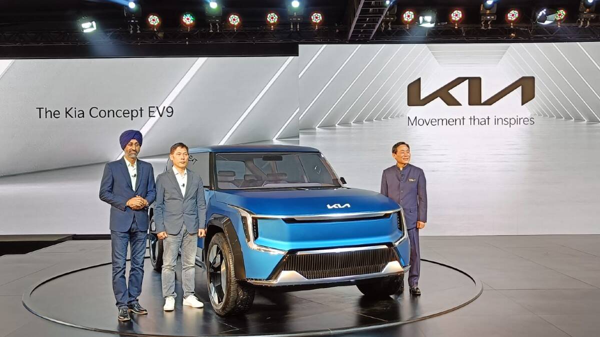 Kia Concept EV9: सोळाव्या ऑटो एक्स्पोमध्ये, दक्षिण कोरियाची ऑटोमेकर Kia ने तिच्या नवीन EV9 संकल्पनेसह आणि नवीन KA4 MPV सह त्यांची विस्तृत वाहन श्रेणी सादर केल्या आहेत.