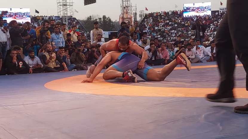 PHOTOS : ‘महाराष्ट्र केसरी’ची मानाची गदा पटकावण्यासाठी हजारो प्रेक्षकांच्या उपस्थितीत कुस्तीच्या आखाड्यात रंगला थरार!!!