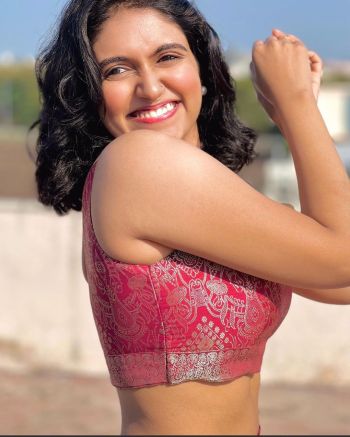 350px x 437px - à¤®à¥‹à¤•à¤³à¥‡ à¤•à¥‡à¤¸ à¤†à¤£à¤¿ à¤®à¥‹à¤¤à¥à¤¯à¤¾à¤‚à¤šà¥€ à¤®à¤¾à¤³! à¤°à¤¿à¤‚à¤•à¥‚ à¤°à¤¾à¤œà¤—à¥à¤°à¥‚à¤šà¤¾ à¤°à¥‡à¤¡ à¤¡à¥à¤°à¥‡à¤¸à¤®à¤§à¥à¤¯à¥‡ à¤®à¥‹à¤¹à¤• à¤…à¤‚à¤¦à¤¾à¤œ |  Marathi Actress Rinku Rajguru Posts Her Red Dress Photos on Ins