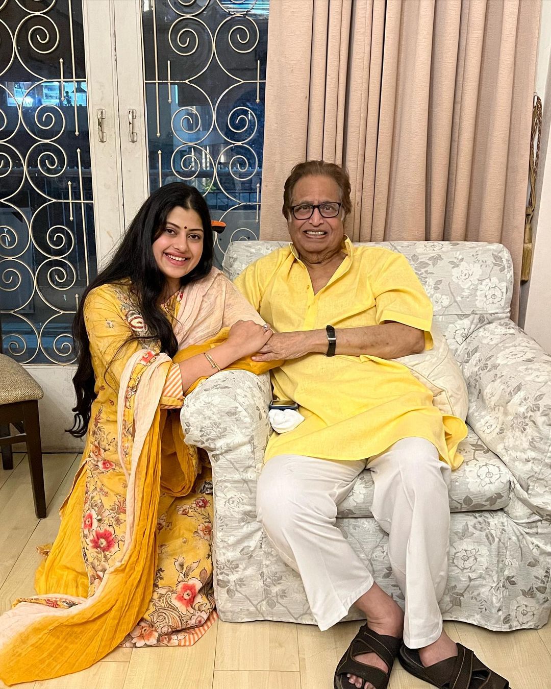 asha bhosle granddaughter janai bhosle 