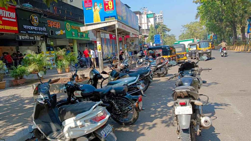 parking at seawoods west bus stop