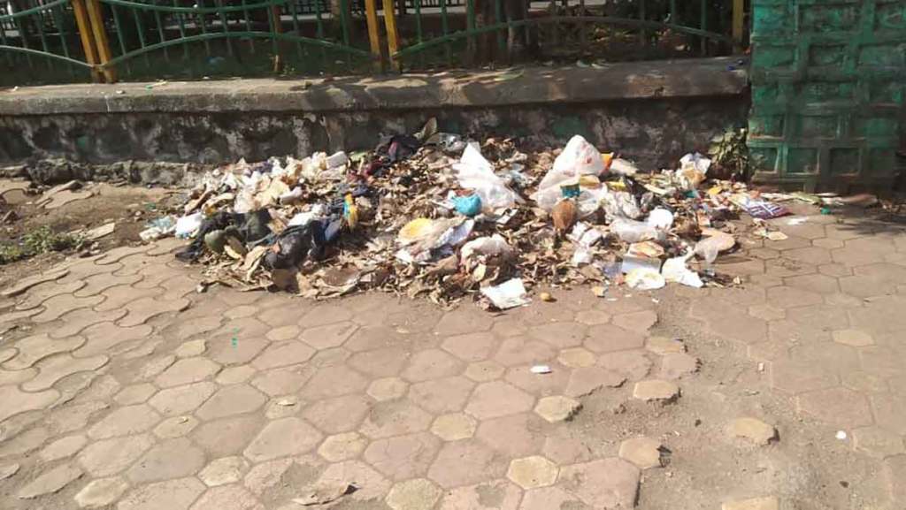 garbage in koparkhairane railway station area