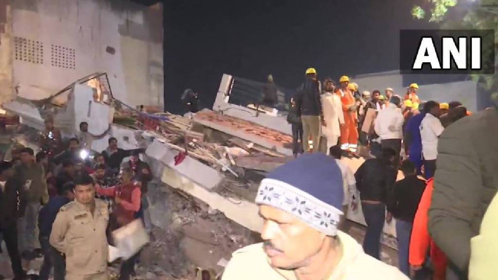 hazratganj building collapse