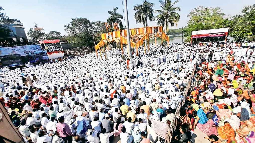 lakhs of devotees participates in shri siddheshwar maharaj yatra