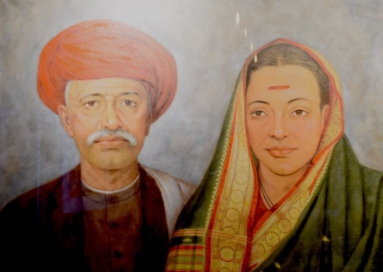 savitribhai Phule with jotirao phule real pics