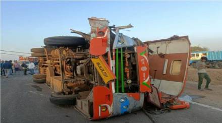 bus truck accident on sinnar shirdi highway