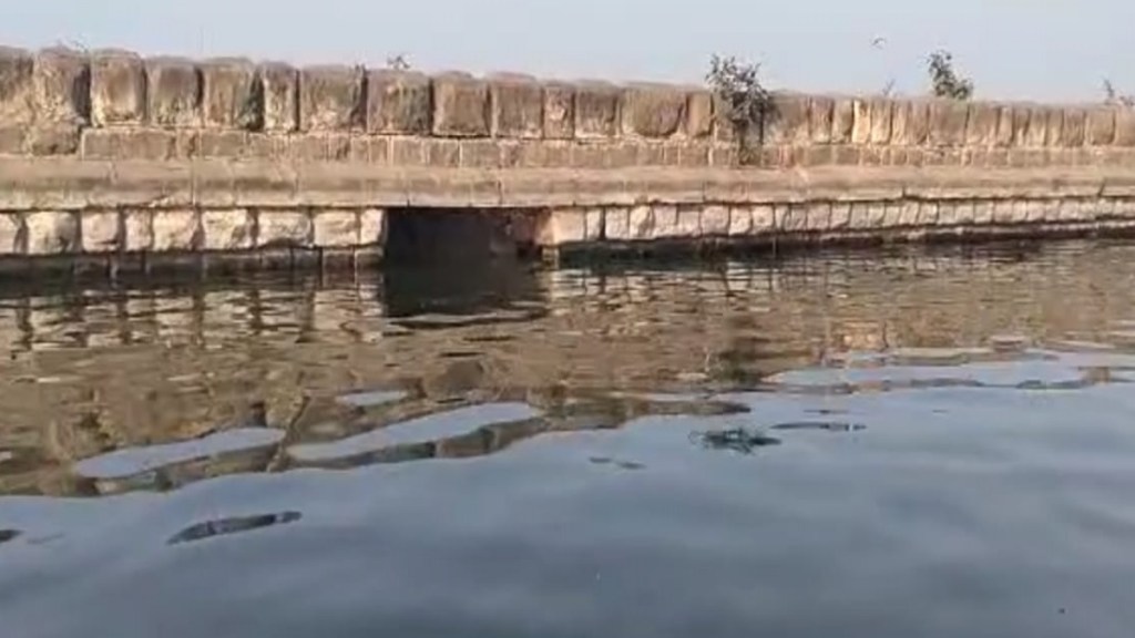 British-era Dicksal bridge in Indapur closed