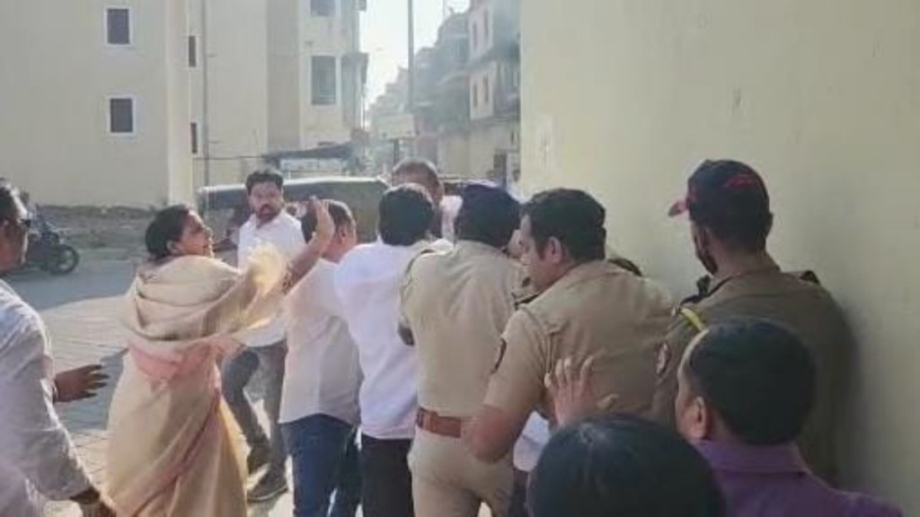 Supporters of rebel Rahul Kalate and BJP supporters clashed with each other