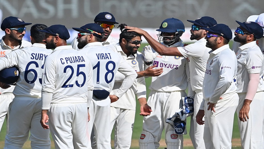 IND vs AUS Day 1 Highlights: First day's game over India score 77/1 Australia 100 runs ahead Rohit at crease