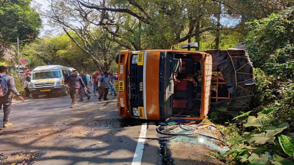 tempo overturn Panchgani