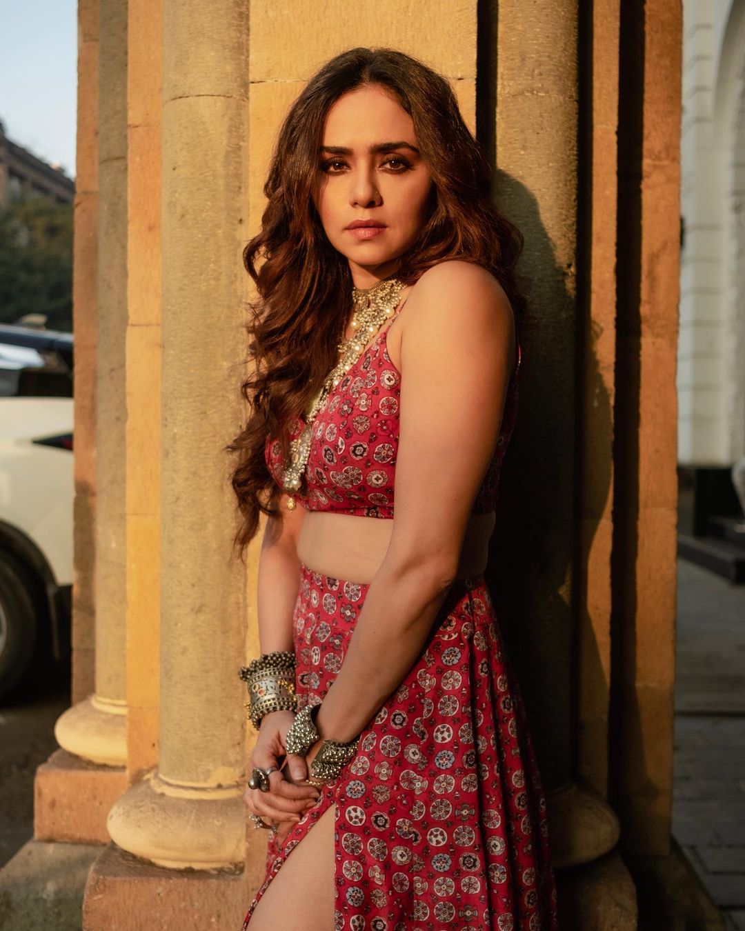 amruta khanvilkar photos 