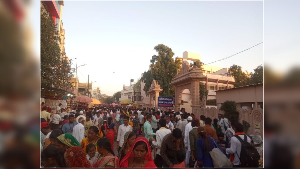 Crowd of devotees in Shegaon on the occasion of Saint Gajanan Maharaj Manifest Day