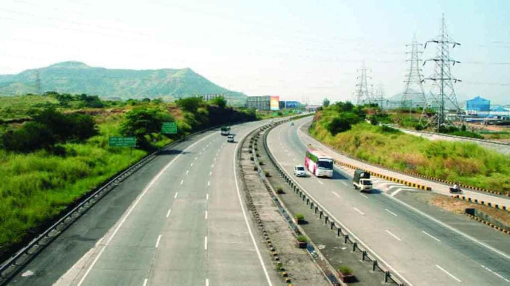 traffic blok on mumbai pune expressway