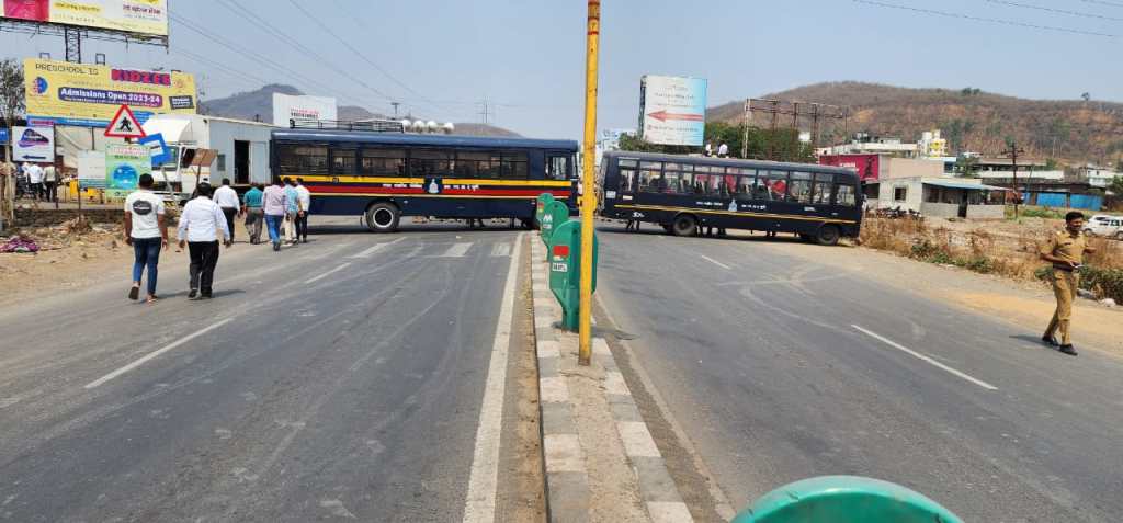 Somatane toll , agitation, Mumbai, Pune, Highway