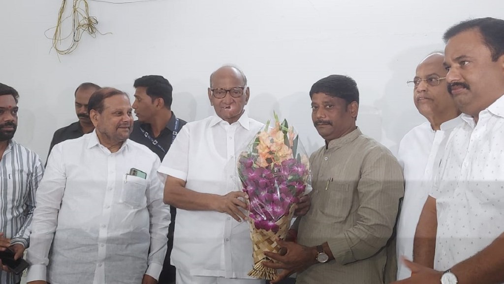 Ravindra Dhangekar meet Sharad Pawar