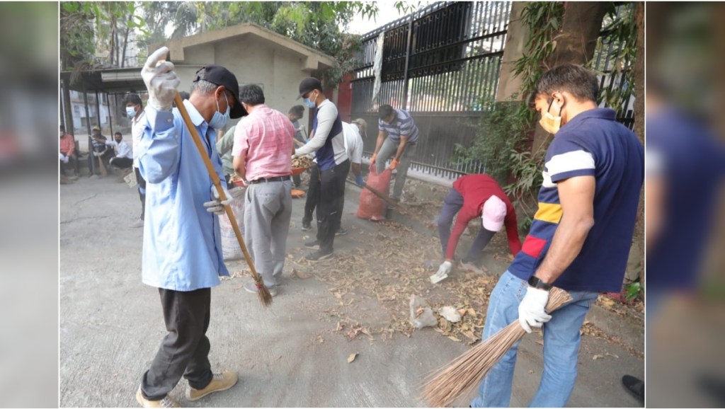 Maha Swachhata Abhiyan by Shree members in Navi Mumbai