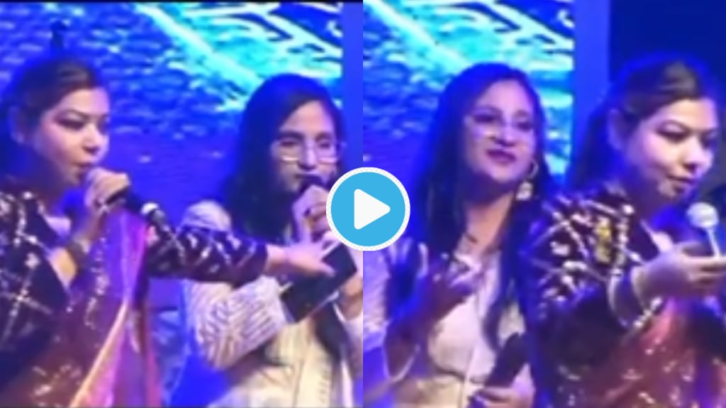 Video Famous Bhojpuri Singer Priyanka singh with Pawan singh starts Crying on Stage as Anchor treats Rude and Insulting viral