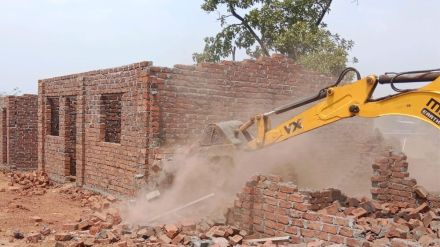 Illegal chawl collapse