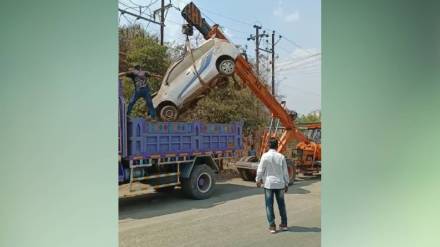 abandoned vehicles Titwala